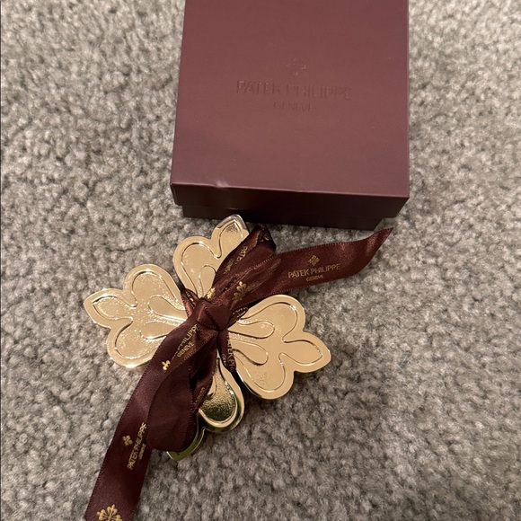 Set of 4 Patek Philippe VIP Gifts – Calatrava Cross Ornaments - Picture 2 of 8